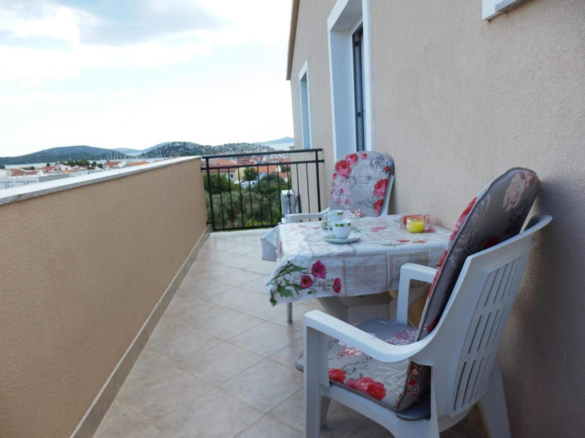 Apartman Laura Tribalj Exterior foto